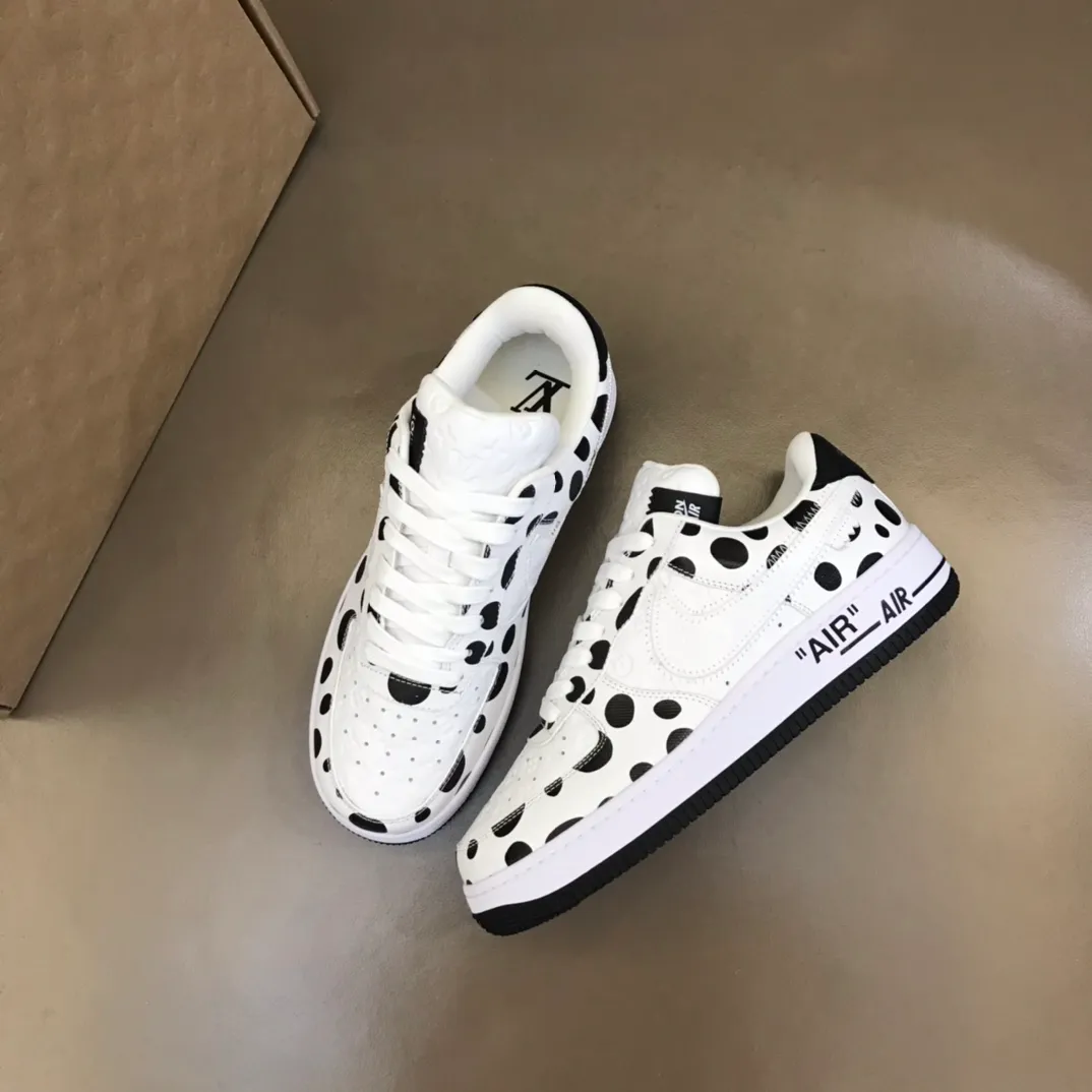 Men's shoes 💰p420 "*OUIS *UITTO*x" x OFF-WHITE x Nike tripartite collaboration! Yayoi Kusama's collaboration series is a trendy men's casual sports shoe with unrivaled color matching. The design idea basically continues the style of THE TEN. The Swoosh line and tongue label have a very familiar visual effect, and are both fashionable and trendy! A must-have for fashionistas! The effect on your feet is absolutely stunning!  Size: 38-45